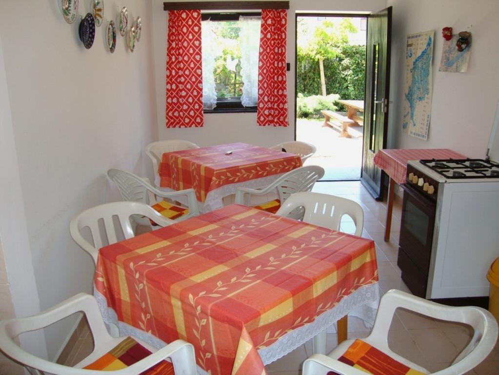 Gyongyvirag Vendeghaz Apartment Balatonboglar Bilik gambar